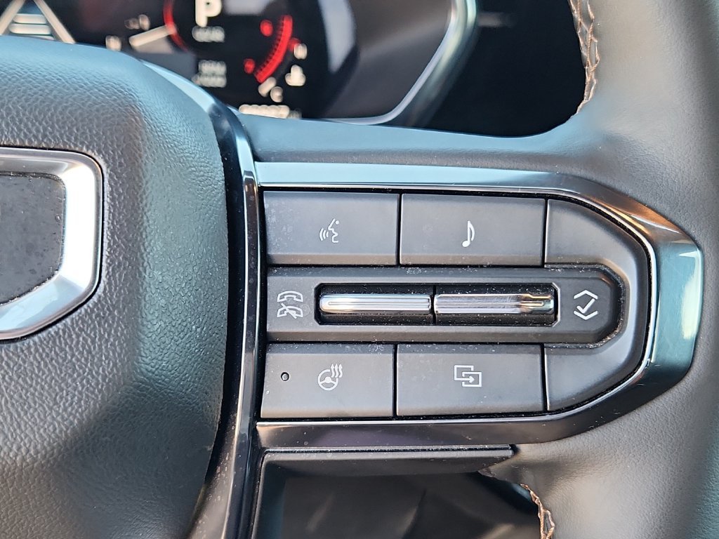 Used 2024 GMC Canyon AT4 w/ AT4 Premium Package AWD/4WD image 18