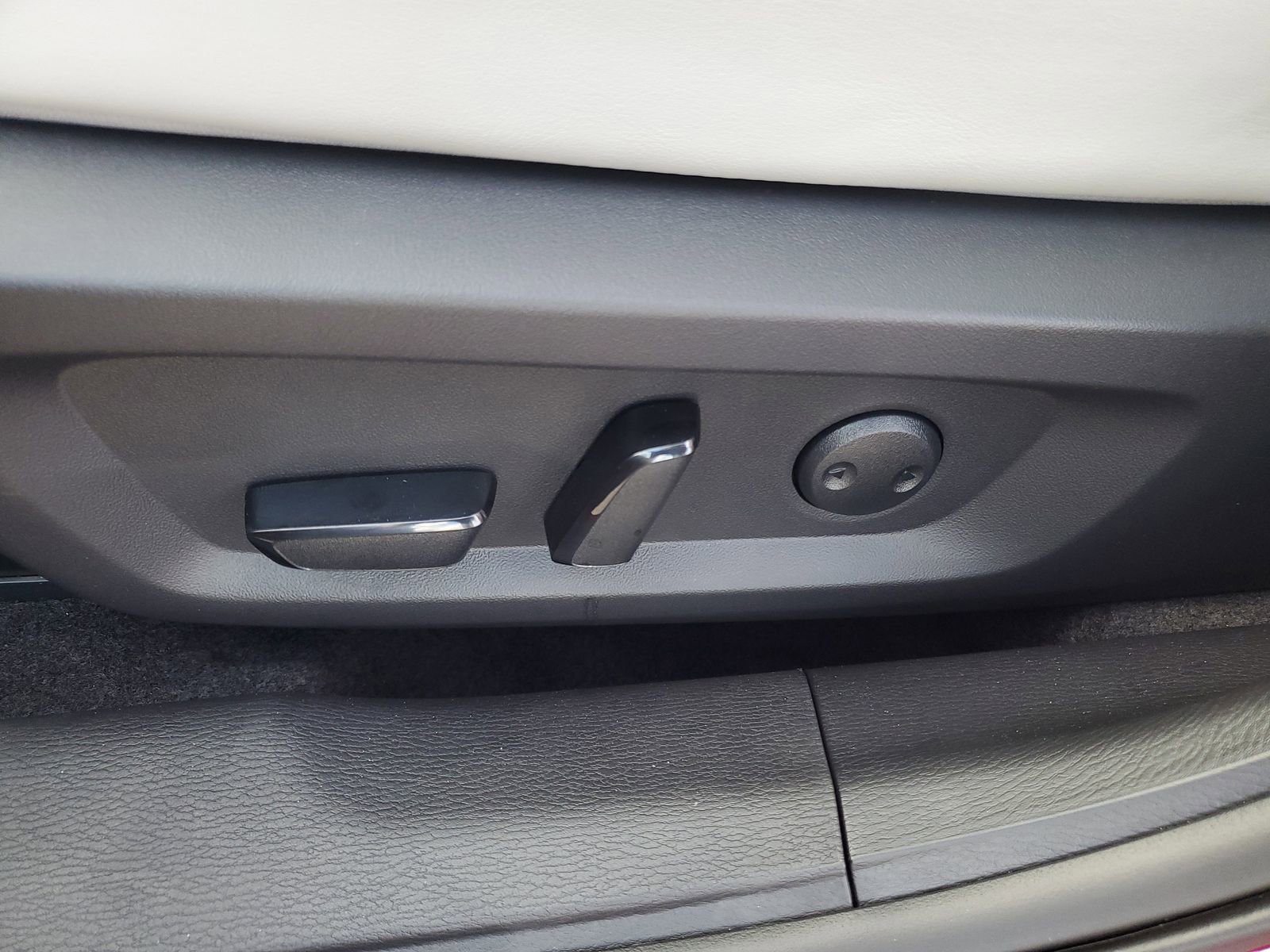 New 2025 Mitsubishi Outlander SE image 7