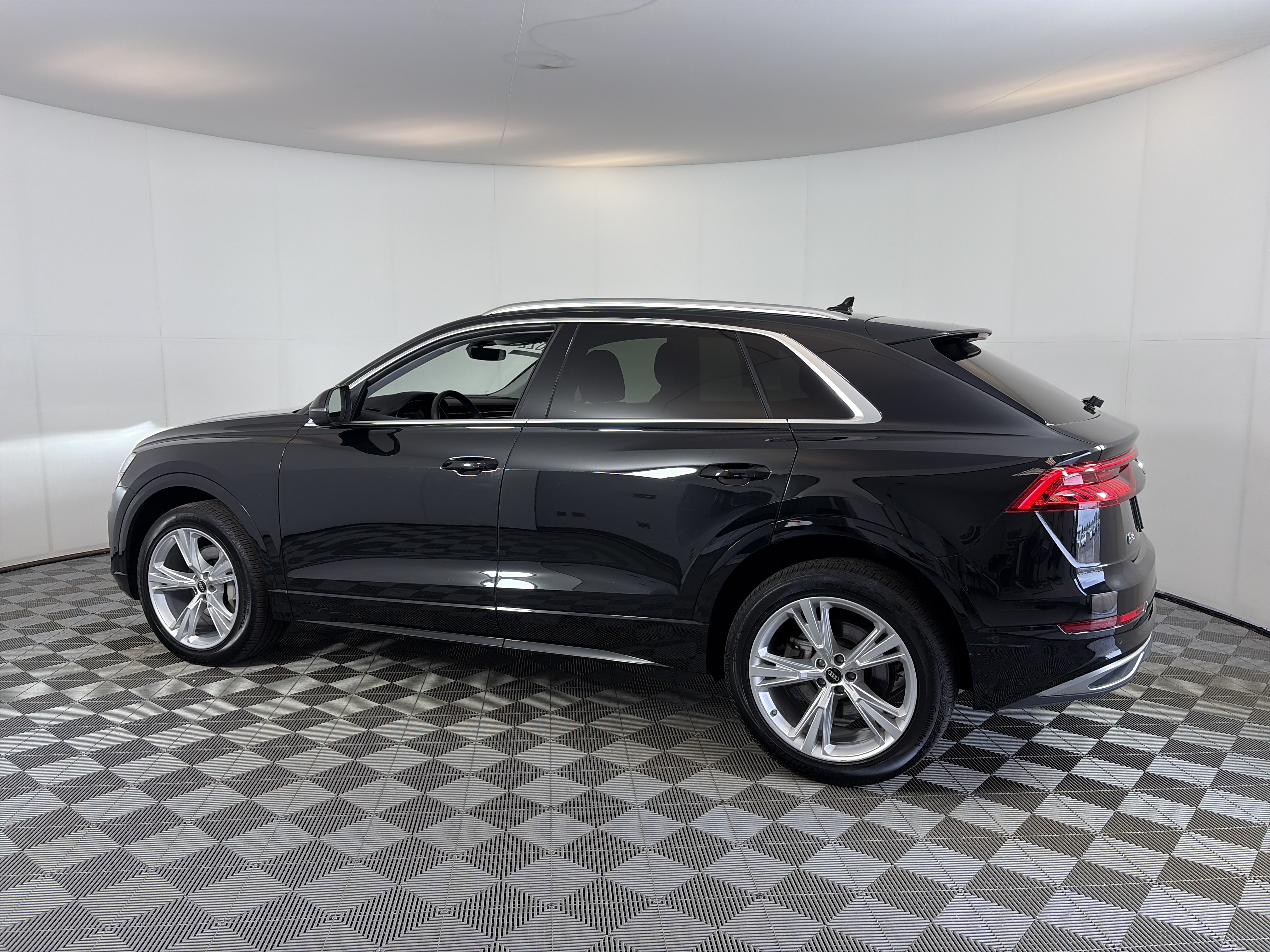 Certified 2022 Audi Q8 Premium Plus AWD/4WD image 8