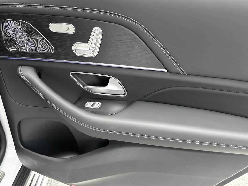 New 2026 Mercedes-Benz GLS 63 AMG 4MATIC image 19