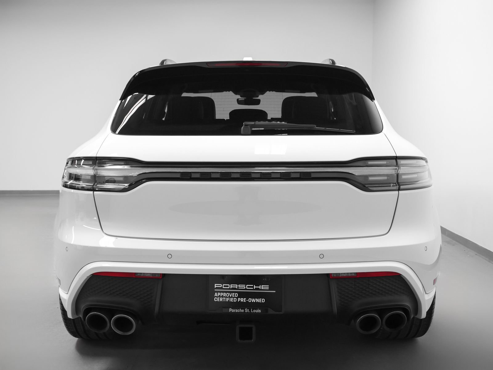 Certified 2023 Porsche Macan image 11