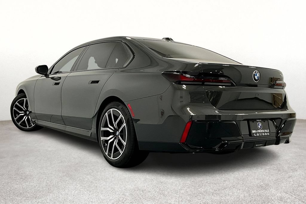 New 2026 BMW 740i RWD image 4