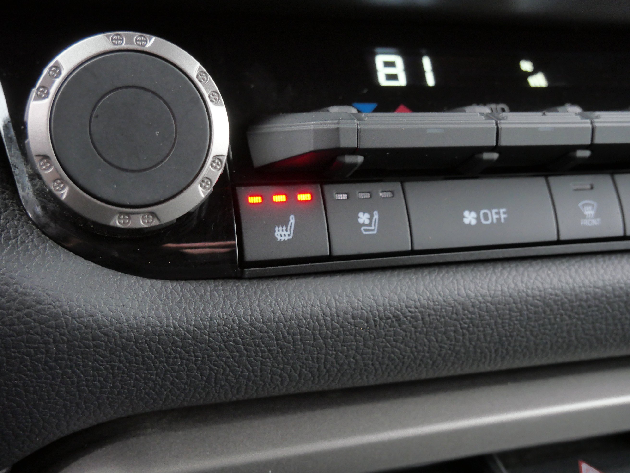 Used 2025 Toyota Tundra Limited image 31