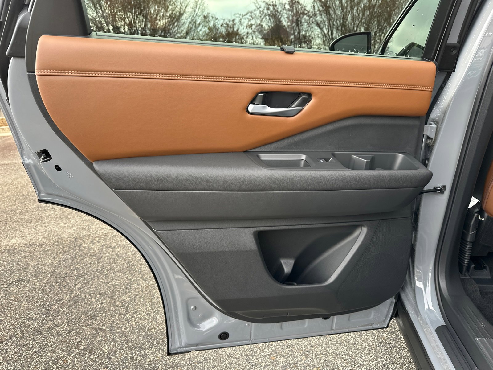 New 2025 Nissan Pathfinder Platinum w/ Cargo Package image 23