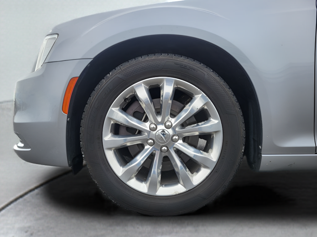 Used 2017 Chrysler 300 C AWD/4WD image 18
