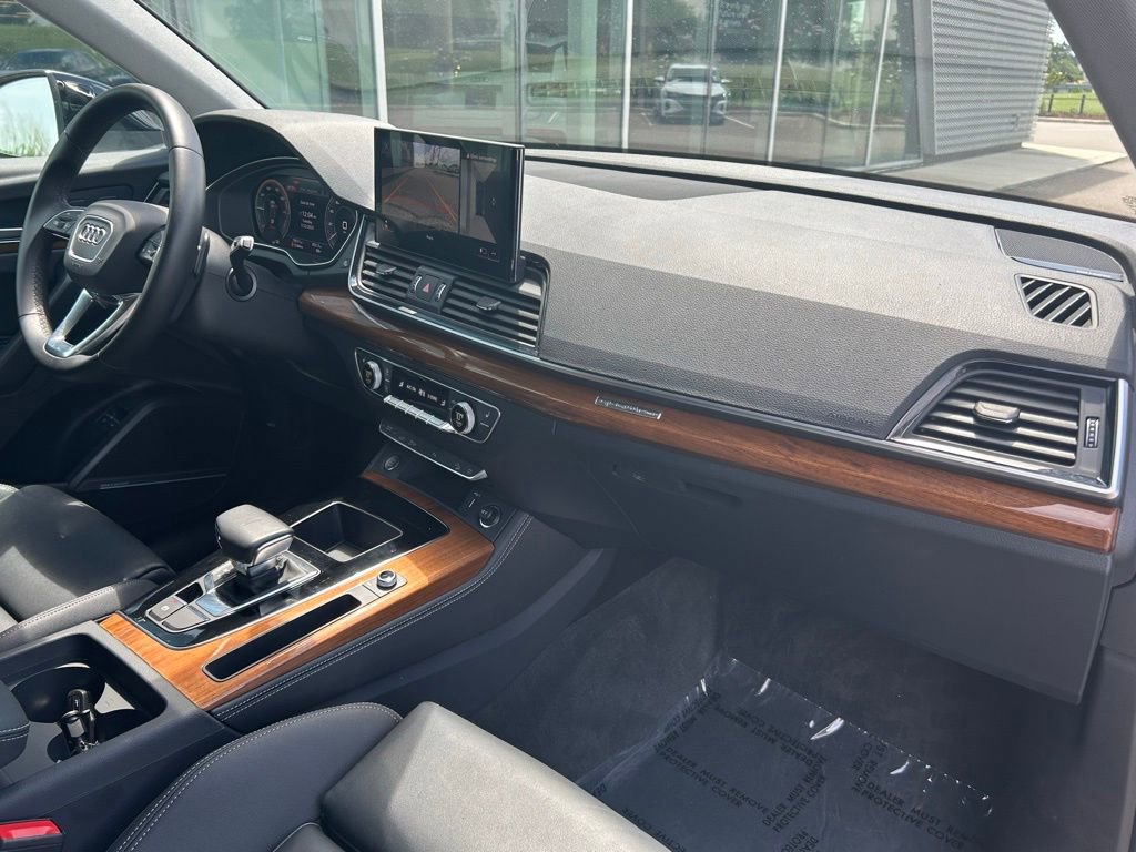Certified 2024 Audi Q5 e Premium Plus w/ Premium Plus Package image 32