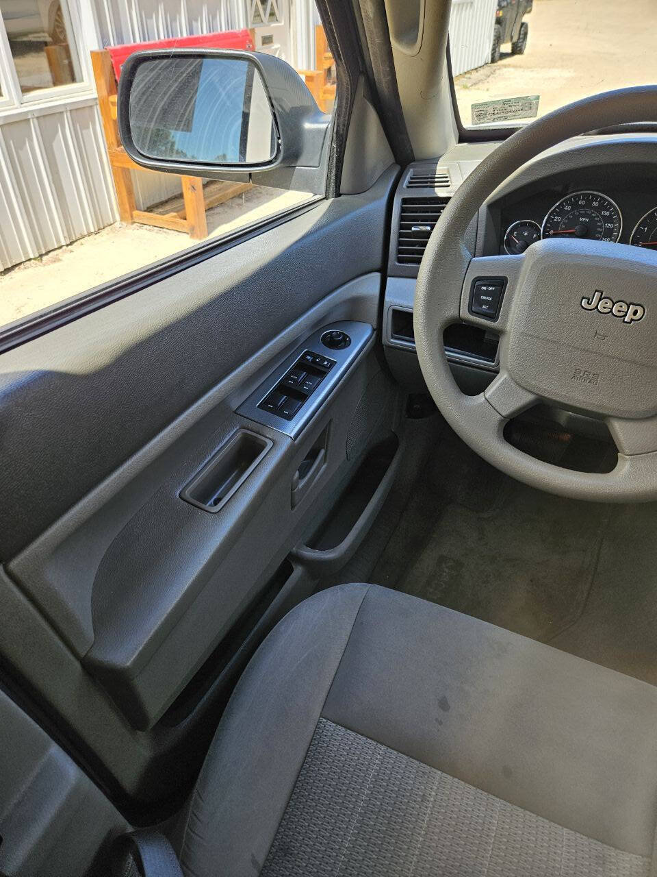 Used 2007 Jeep Grand Cherokee Laredo RWD image 10