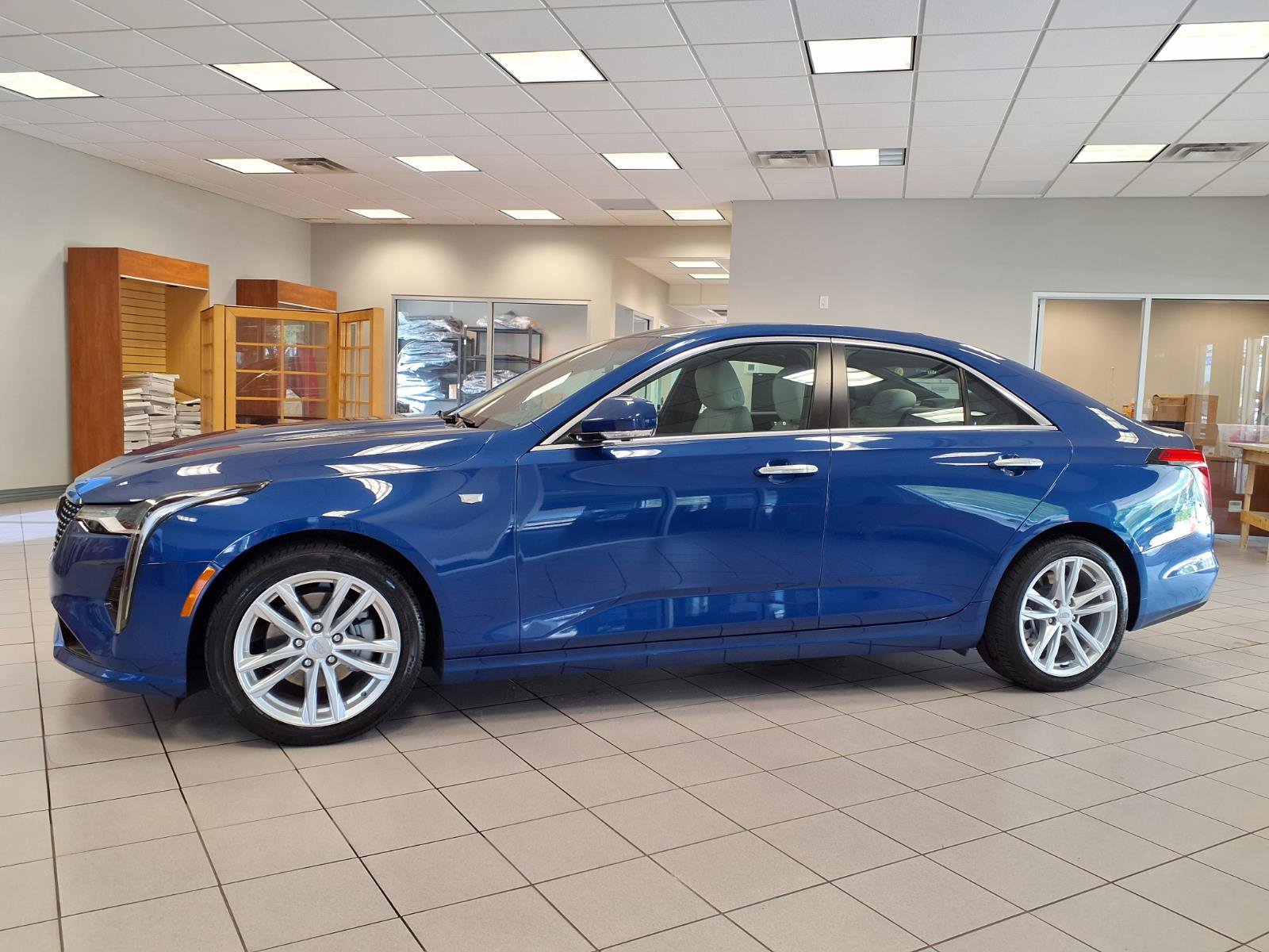 Certified 2022 Cadillac CT4 Luxury RWD image 2