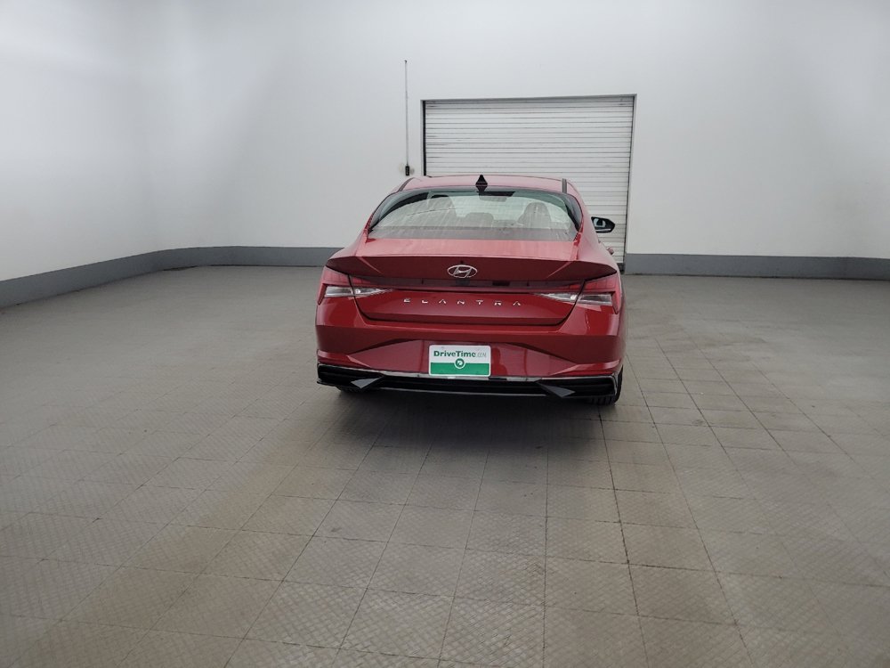 Used 2021 Hyundai Elantra SEL w/ Convenience + Premium Package FWD image 7