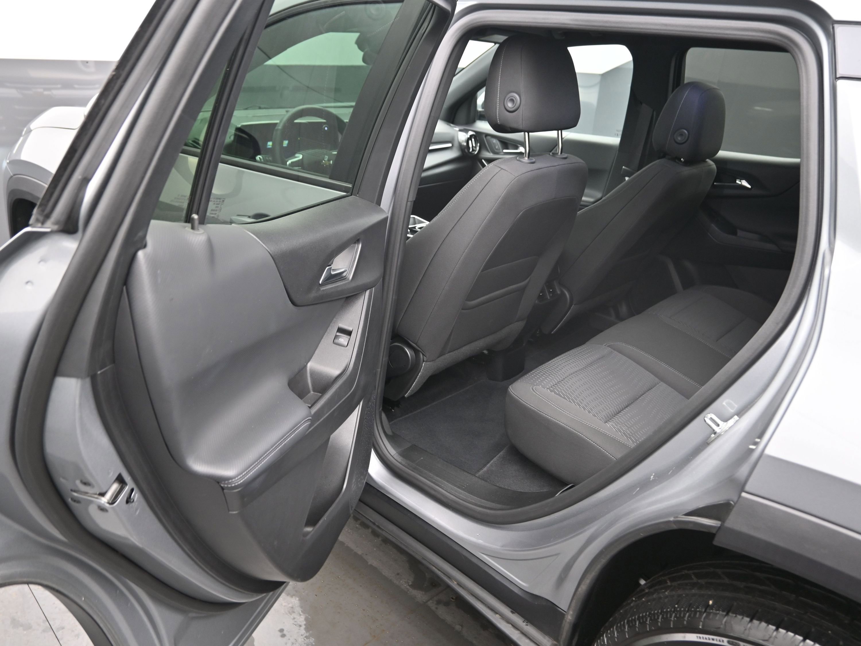 Used 2025 Chevrolet Equinox LT image 15