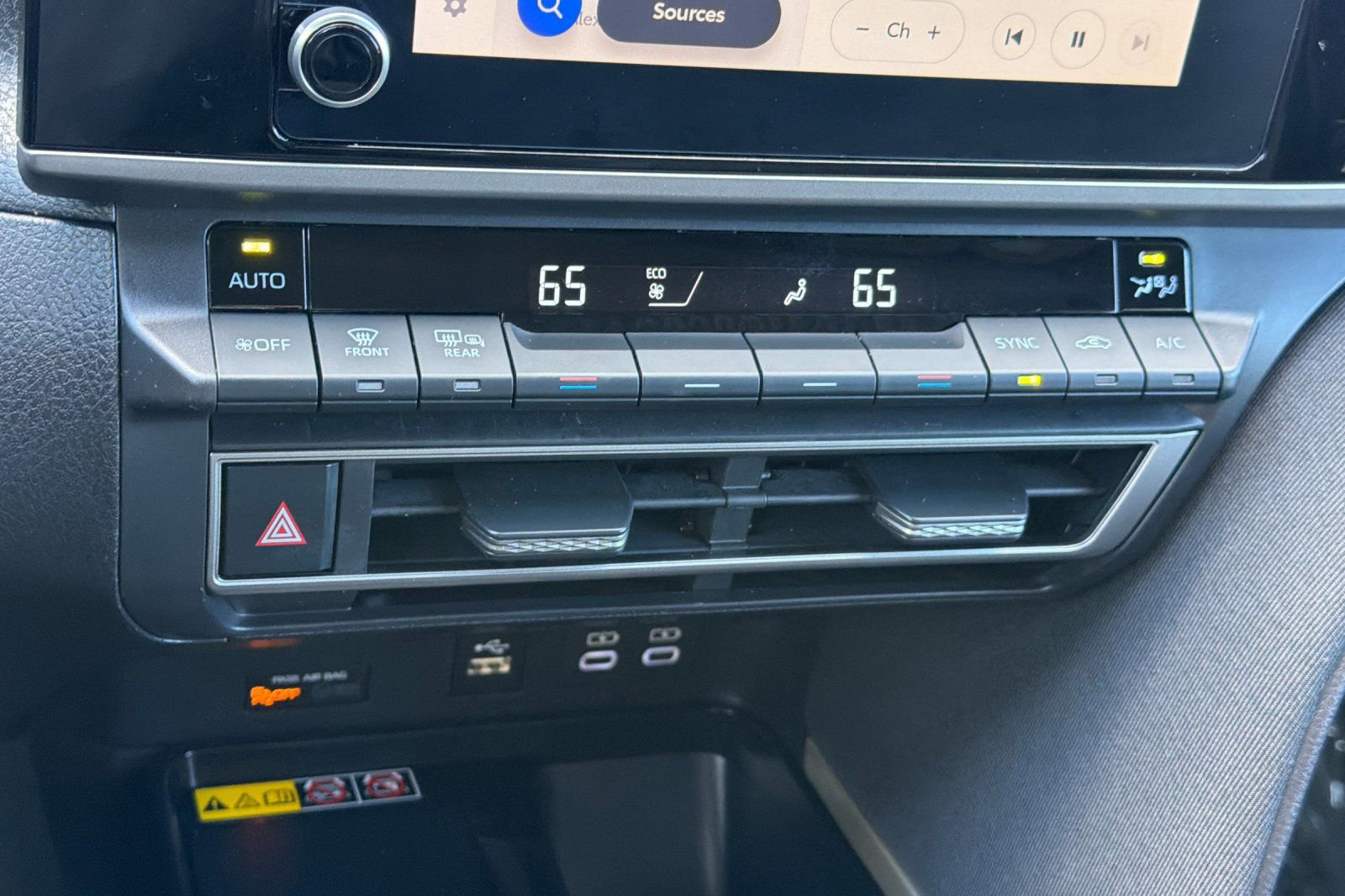 Used 2025 Toyota Camry LE image 16