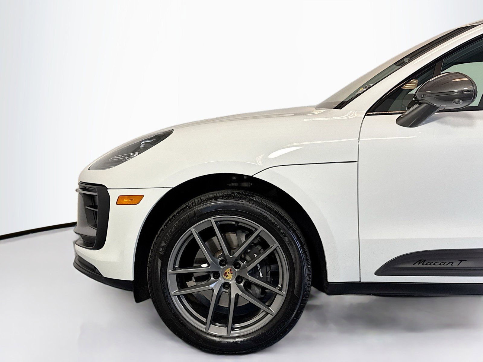 Used 2025 Porsche Macan Turbo image 29