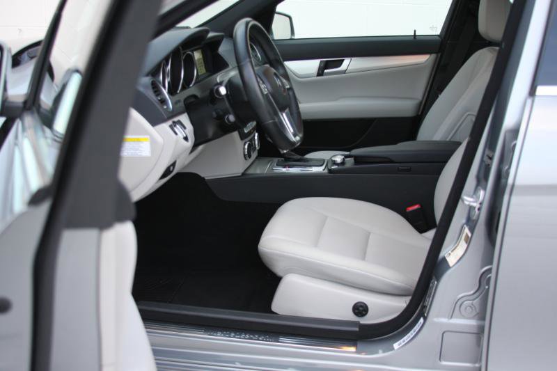 Used 2013 Mercedes-Benz C 300 Sport image 28