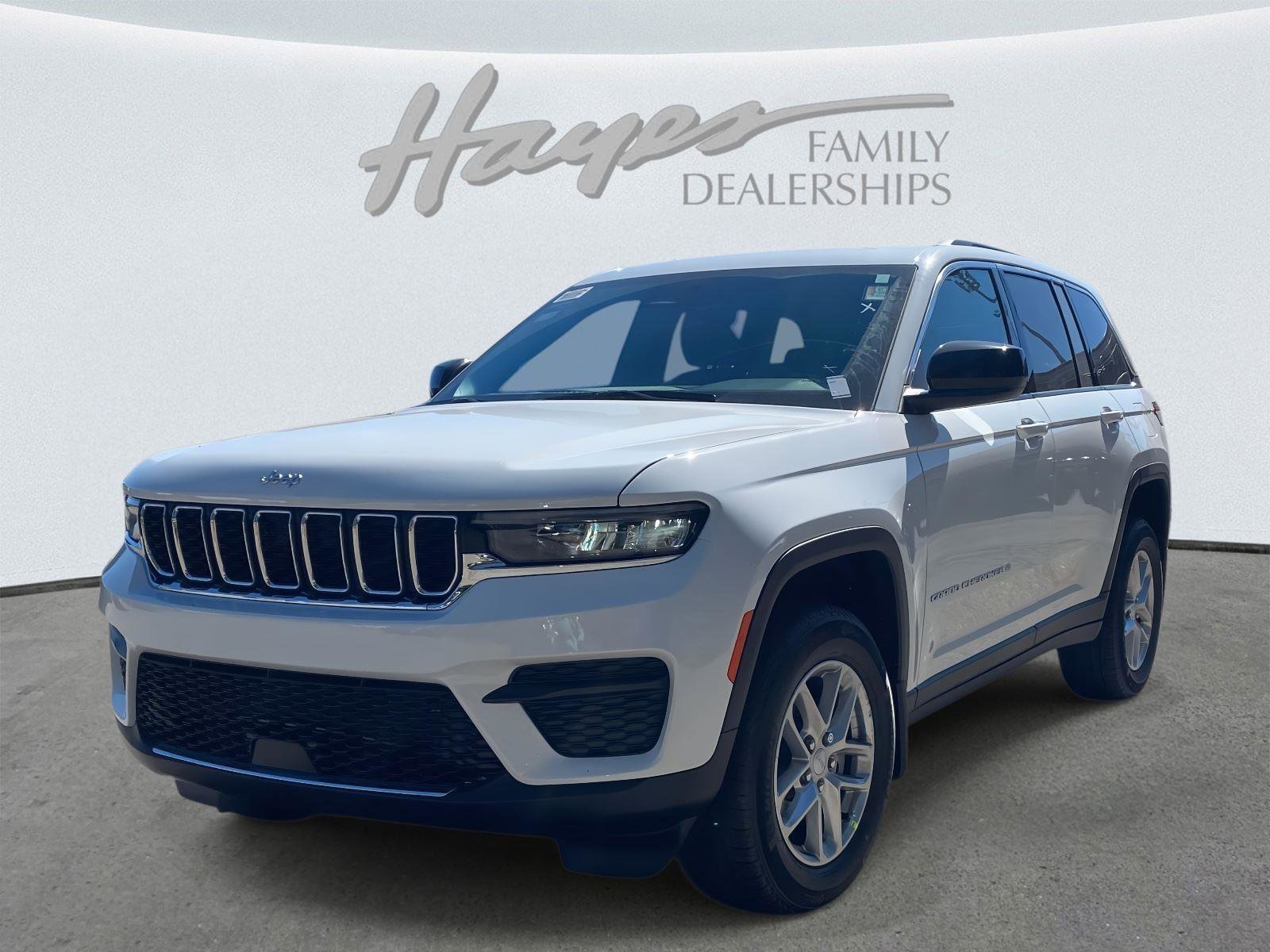 New 2025 Jeep Grand Cherokee Laredo X w/ Luxury Tech Group I image 16