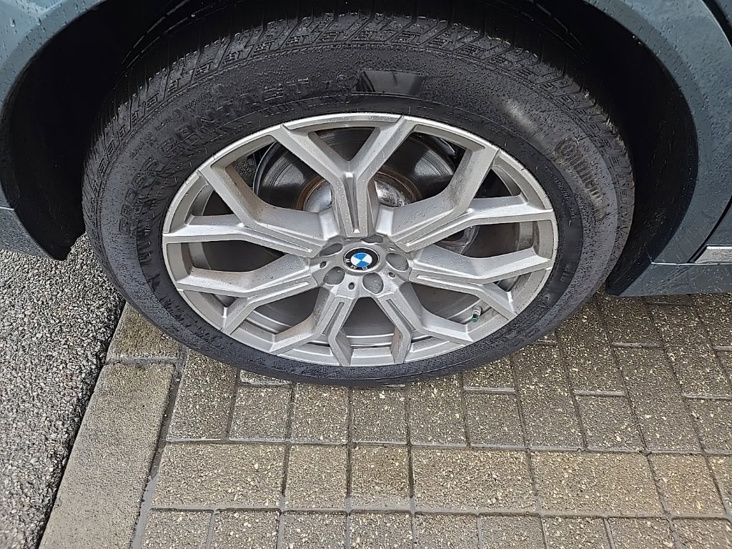 Used 2023 BMW X7 xDrive40i w/ Premium Package image 12