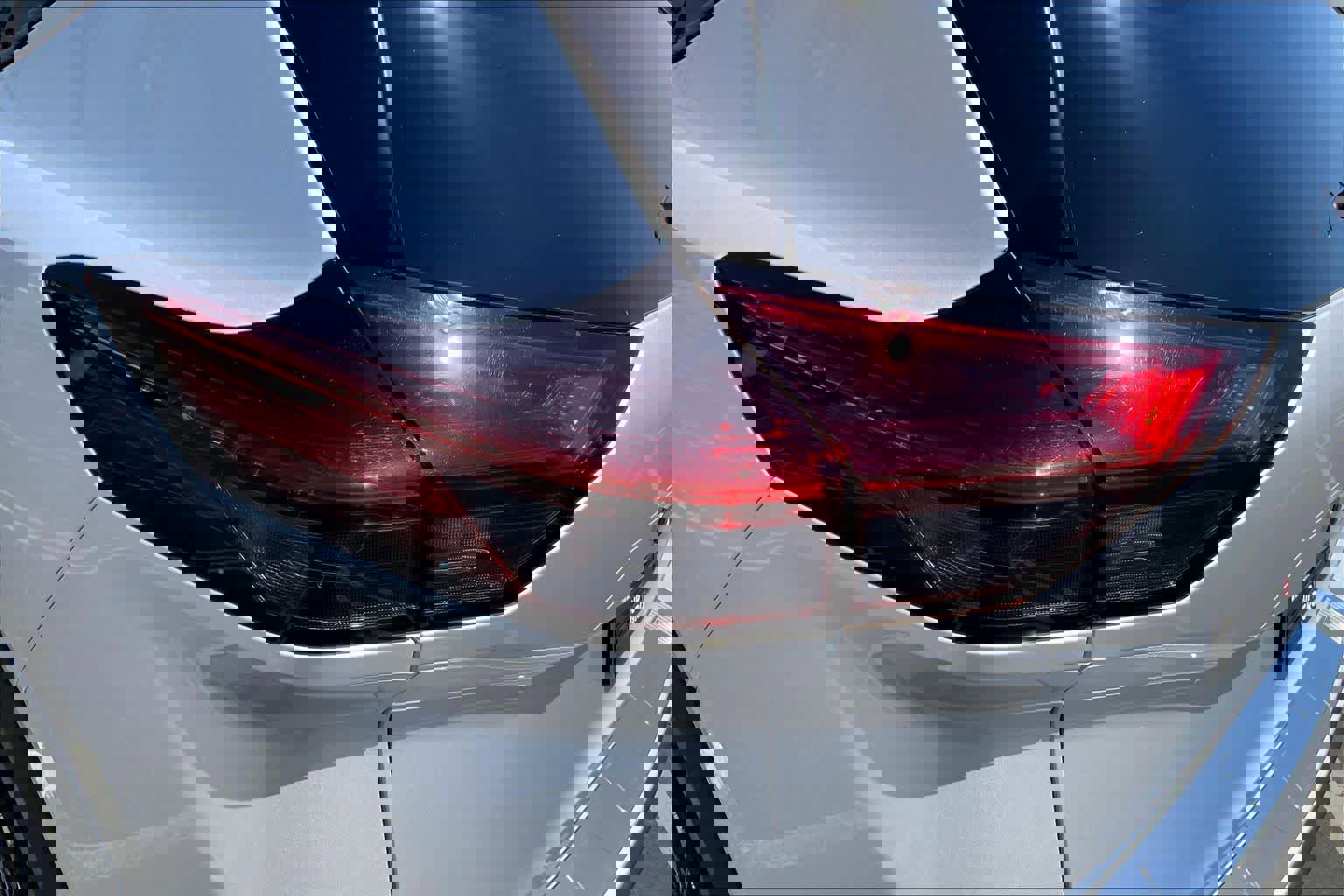 Used 2024 Nissan Rogue SV image 28