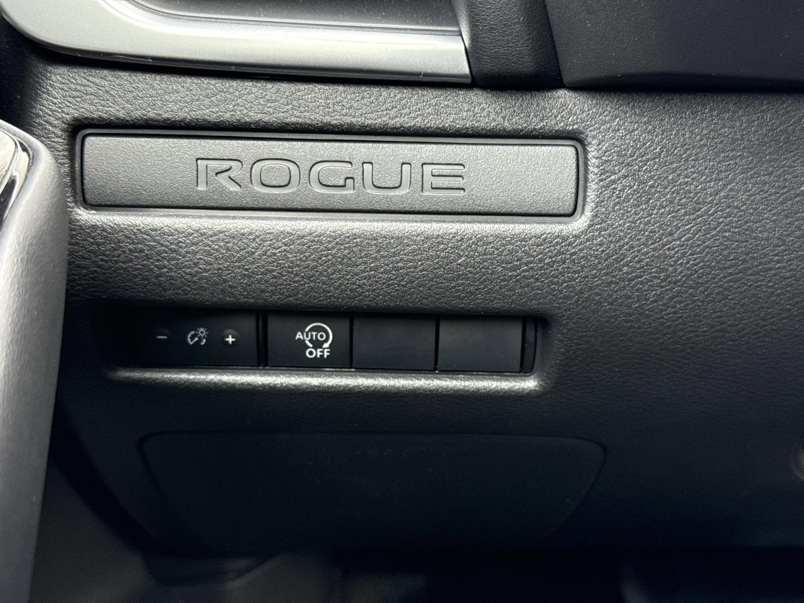 Certified 2025 Nissan Rogue S image 18
