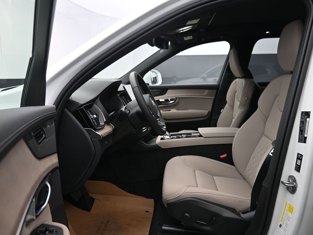 New 2026 Volvo XC90 B6 Plus w/ Protection Package Premier image 11
