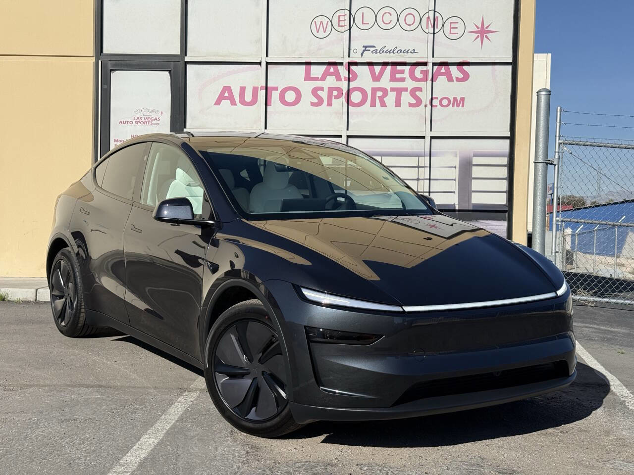 Used 2026 Tesla Model Y Long Range image 2