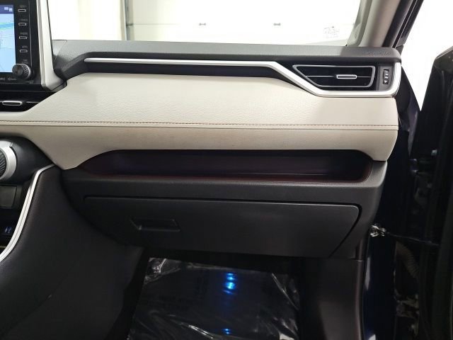 Used 2019 Toyota RAV4 Limited image 41