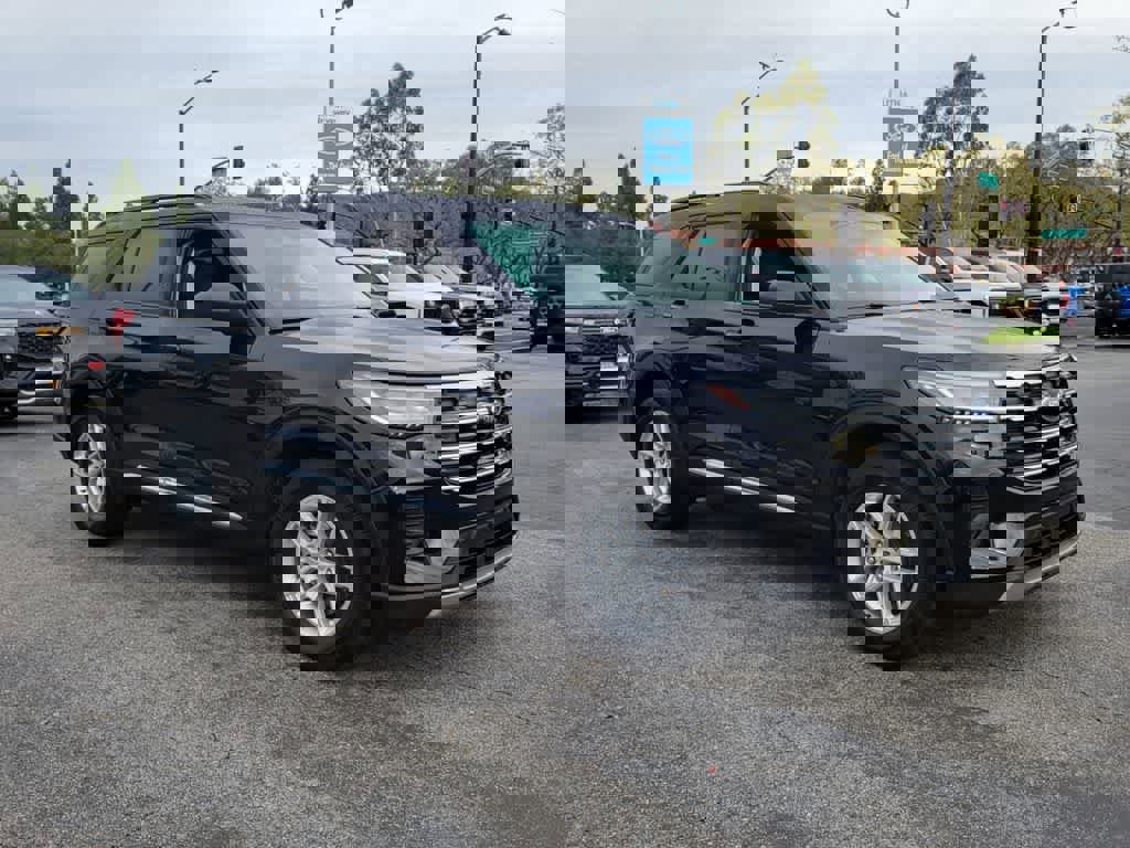 Used 2025 Ford Explorer Active image 8