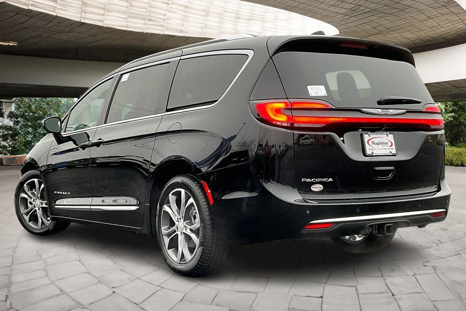 New 2026 Chrysler Pacifica Pinnacle w/ Trailer Tow Group image 3