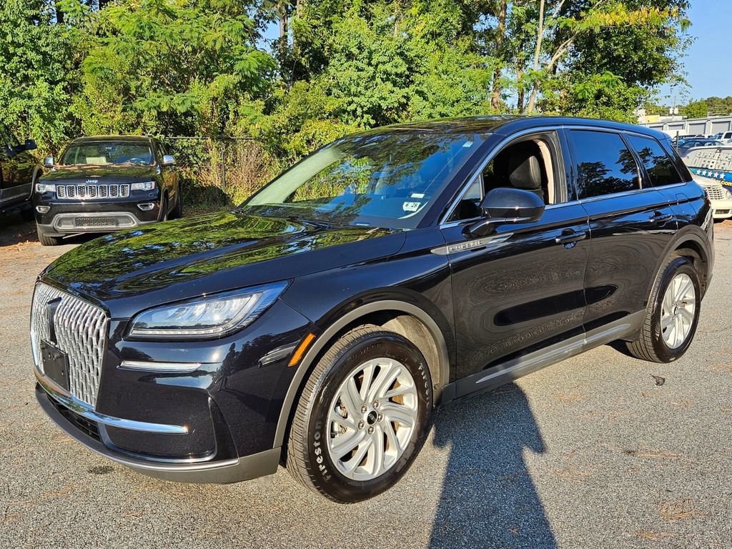 Used 2023 Lincoln Corsair AWD image 3