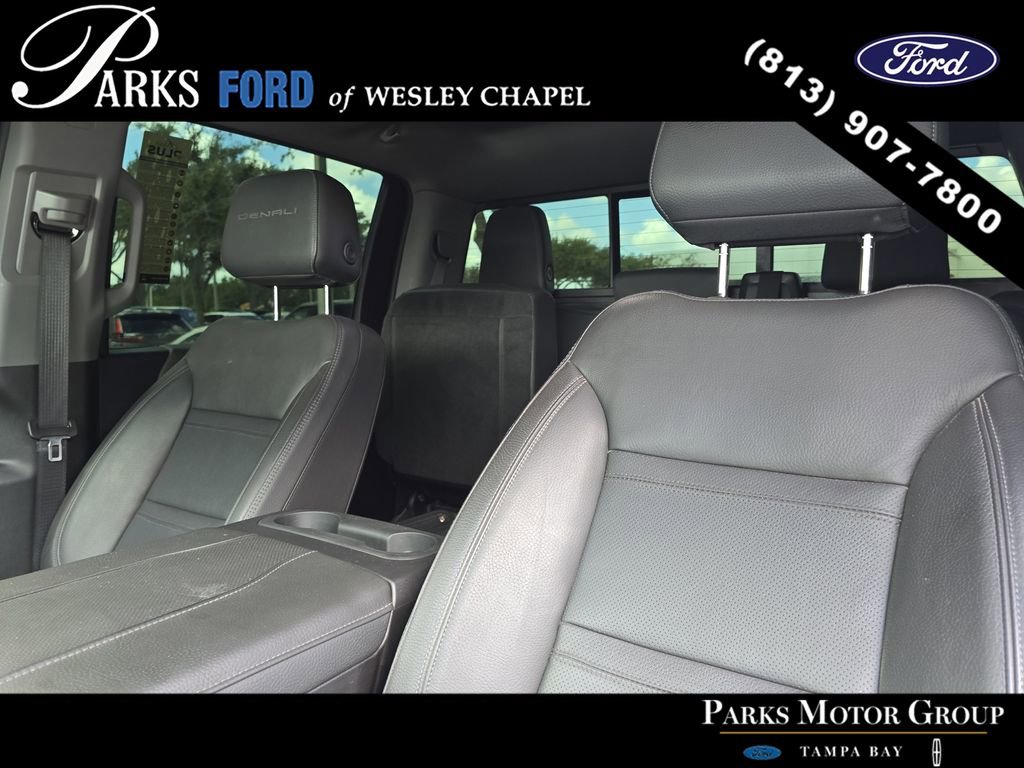 Used 2023 GMC Sierra 2500 Denali w/ Denali Black Diamond Edition AWD/4WD image 19