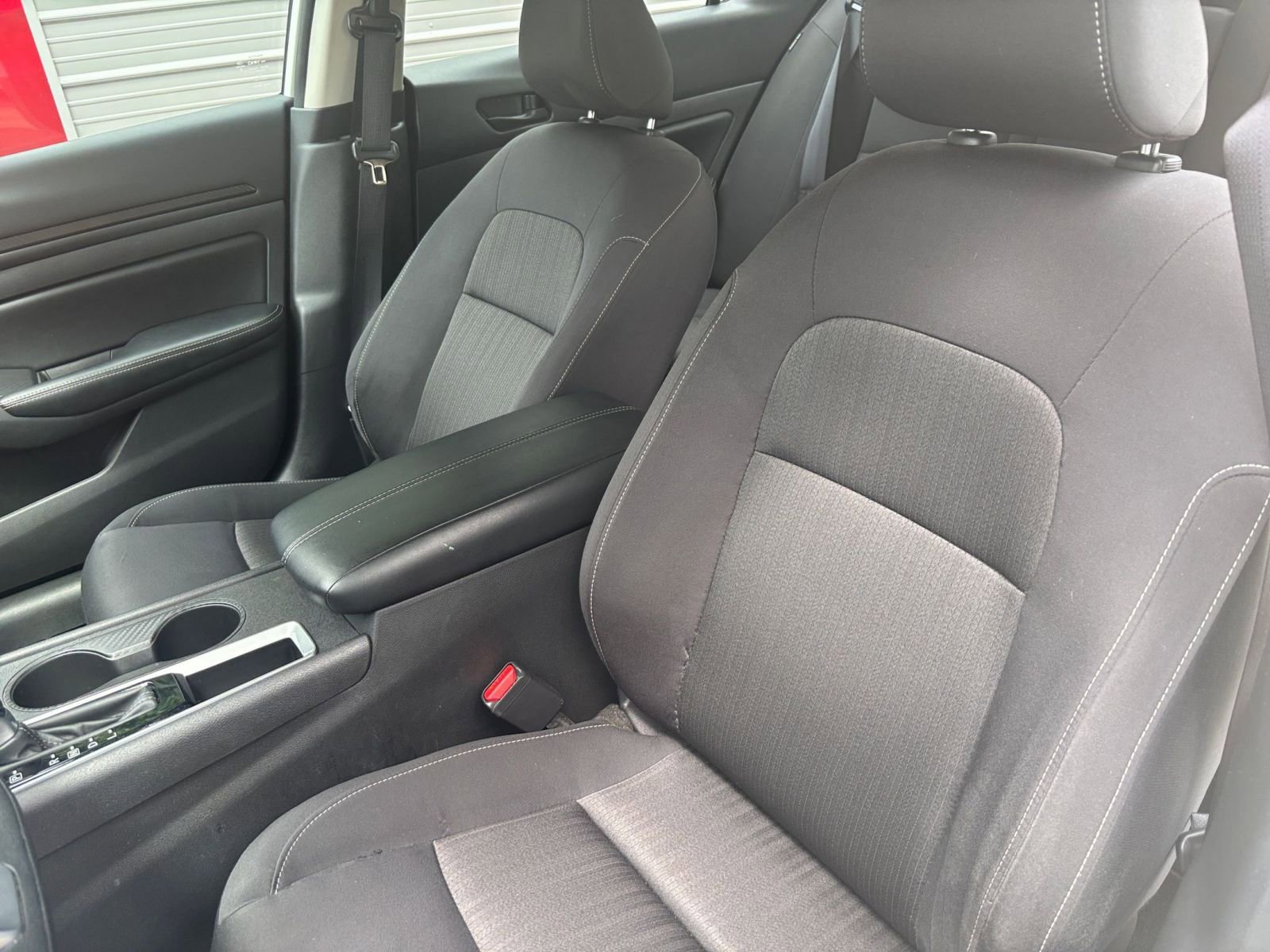 Used 2025 Nissan Altima 2.5 SV FWD image 31