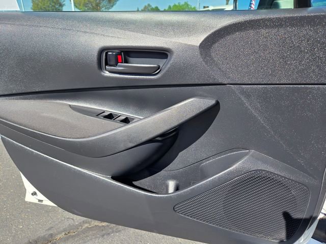 Used 2025 Toyota Corolla LE FWD image 17