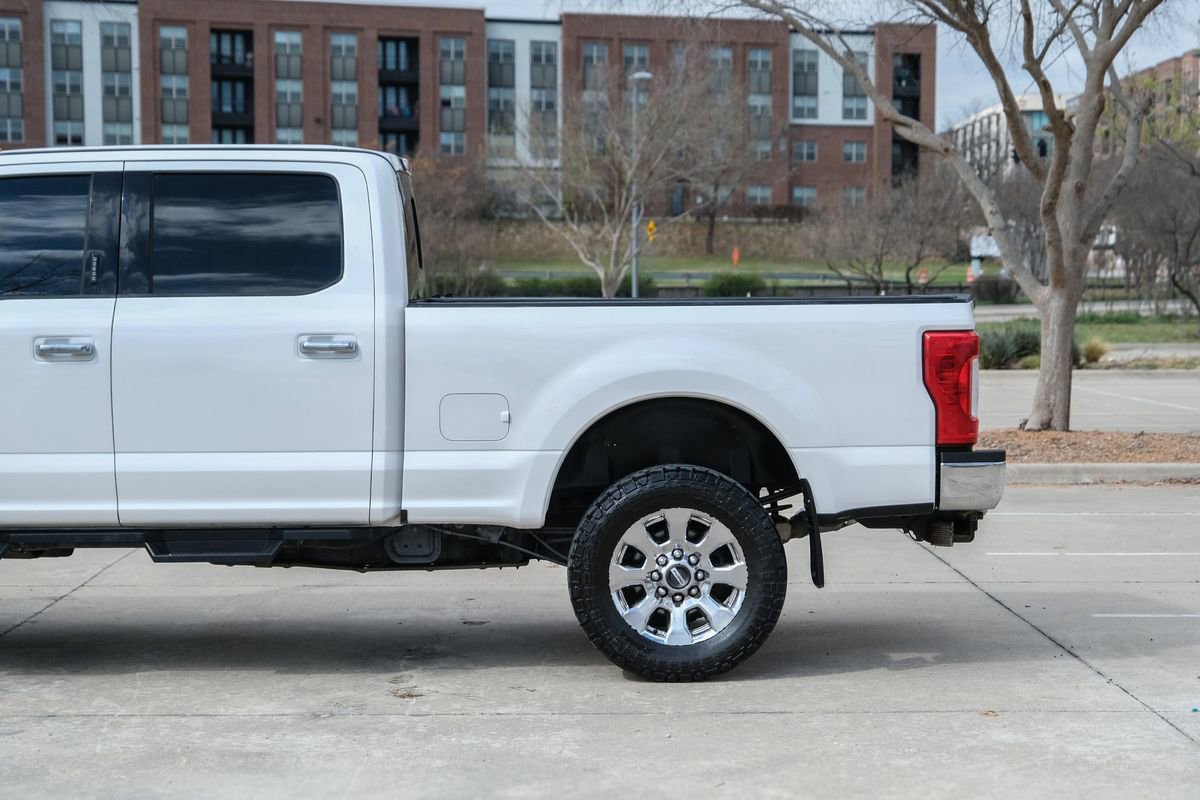 Used 2018 Ford F250 Lariat w/ Chrome Package image 12