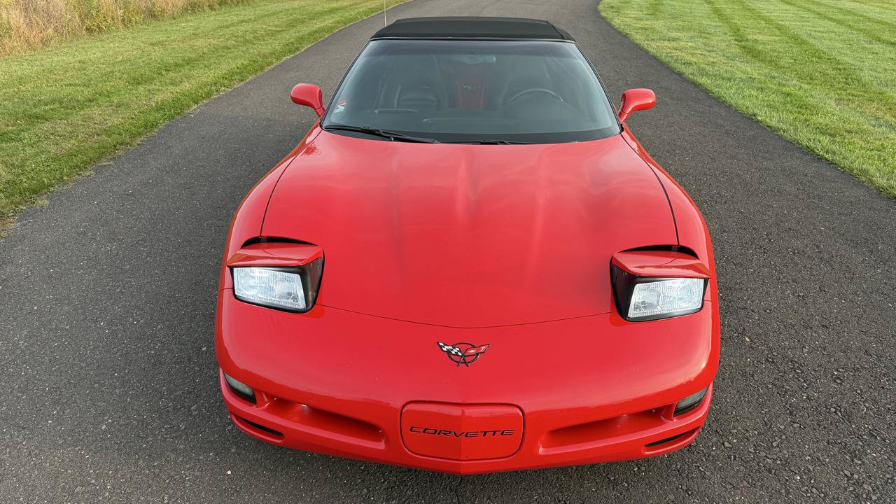 Used 2001 Chevrolet Corvette Convertible w/ Preferred Equipment Group1 RWD image 15