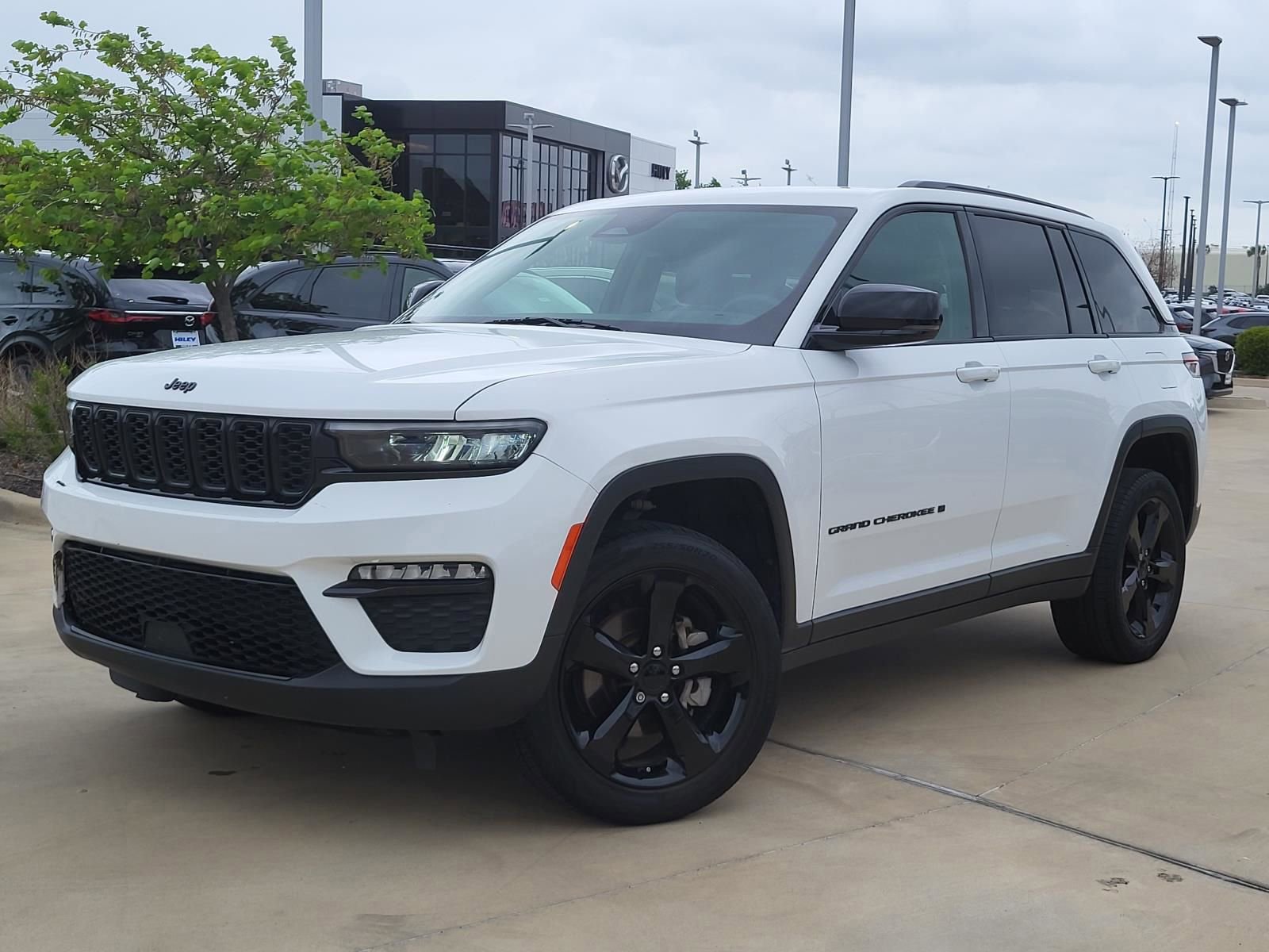 Used 2023 Jeep Grand Cherokee Limited w/ Black Appearance Package image 1