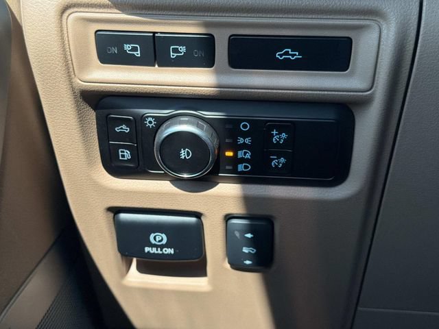 Used 2023 Ford F150 Lariat w/ Trailer Tow Package AWD/4WD image 24