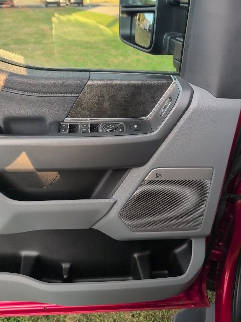 Used 2024 Ford F250 XLT w/ Black Appearance Package image 5