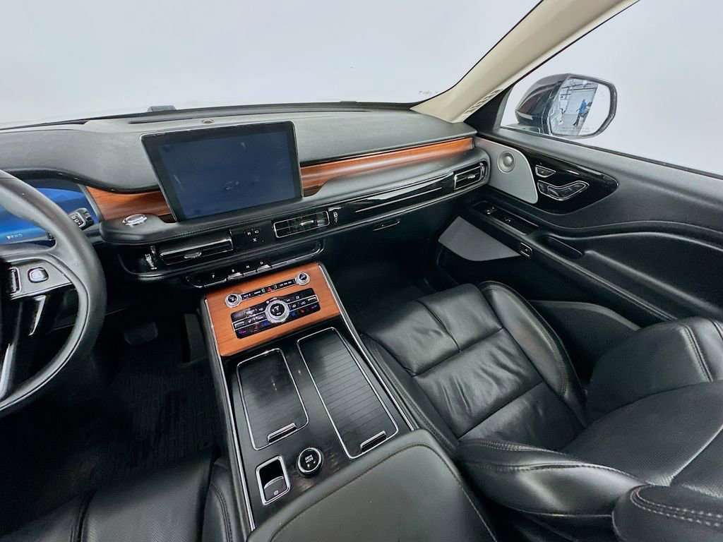 Used 2020 Lincoln Aviator Reserve w/ Equipment Group 202A AWD/4WD image 11