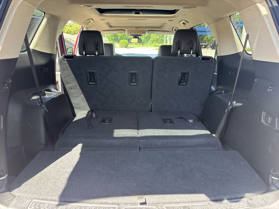 Used 2018 GMC Acadia Denali w/ Technology Package FWD image 30