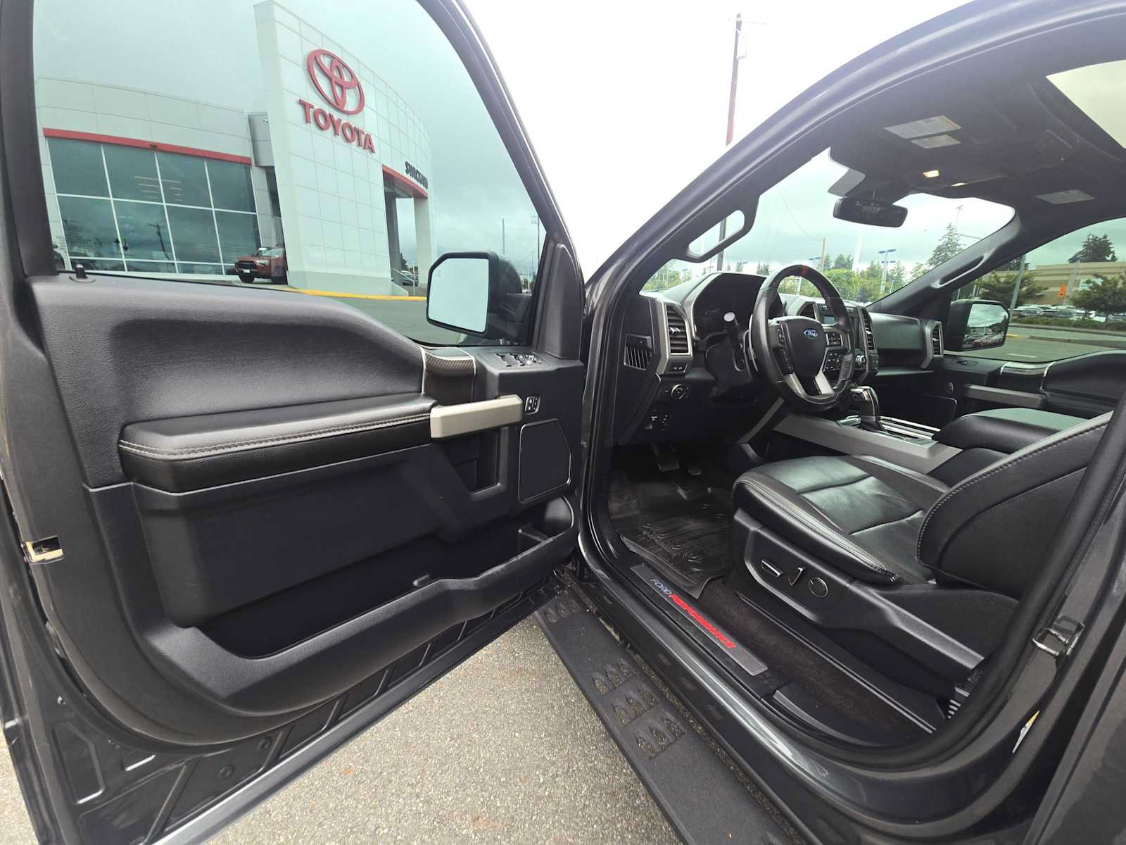 Used 2020 Ford F150 Raptor w/ Equipment Group 802A Luxury AWD/4WD image 20