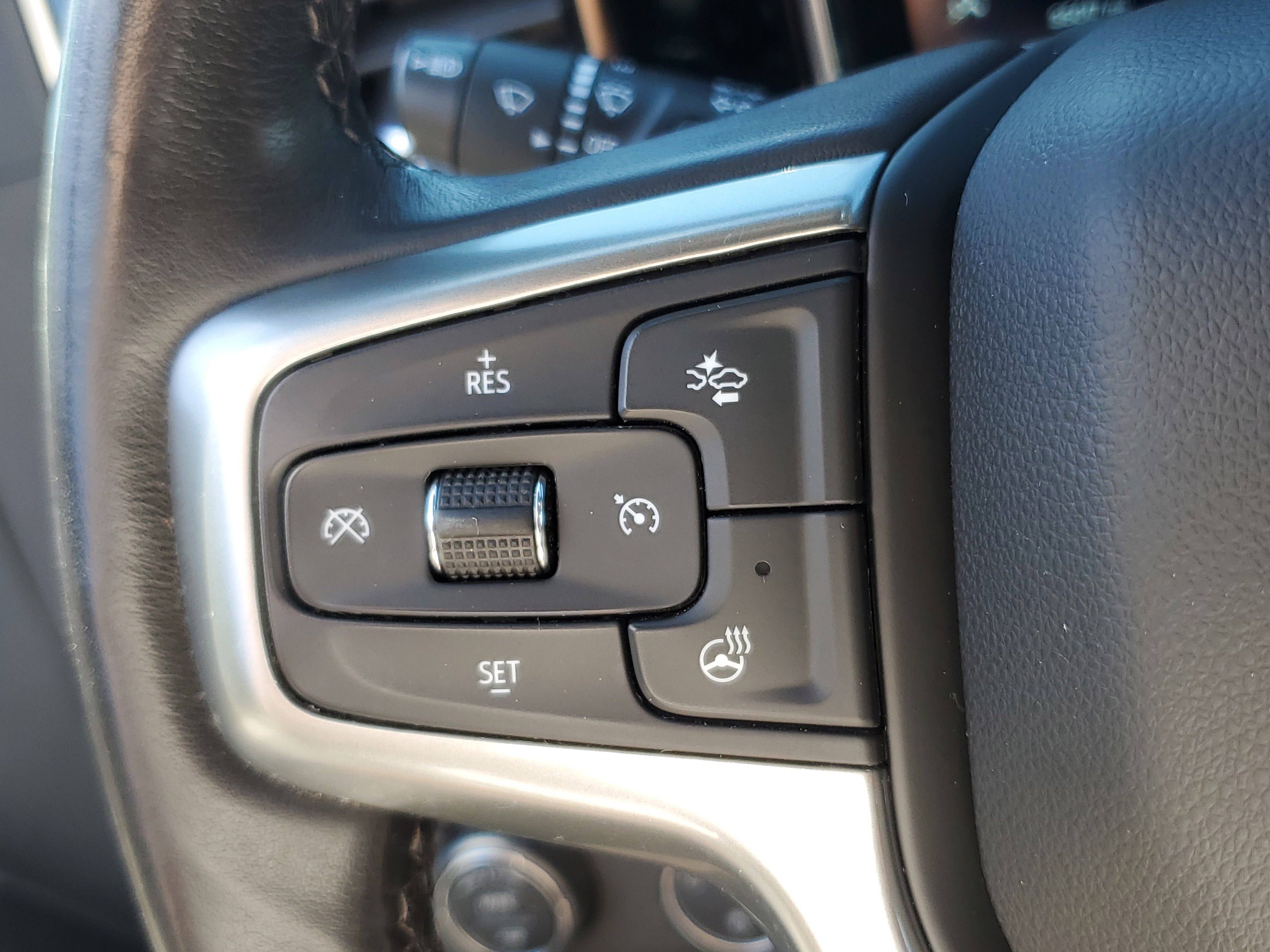 Used 2022 Chevrolet Silverado 1500 LT w/ Z71 Off-Road Package AWD/4WD image 20