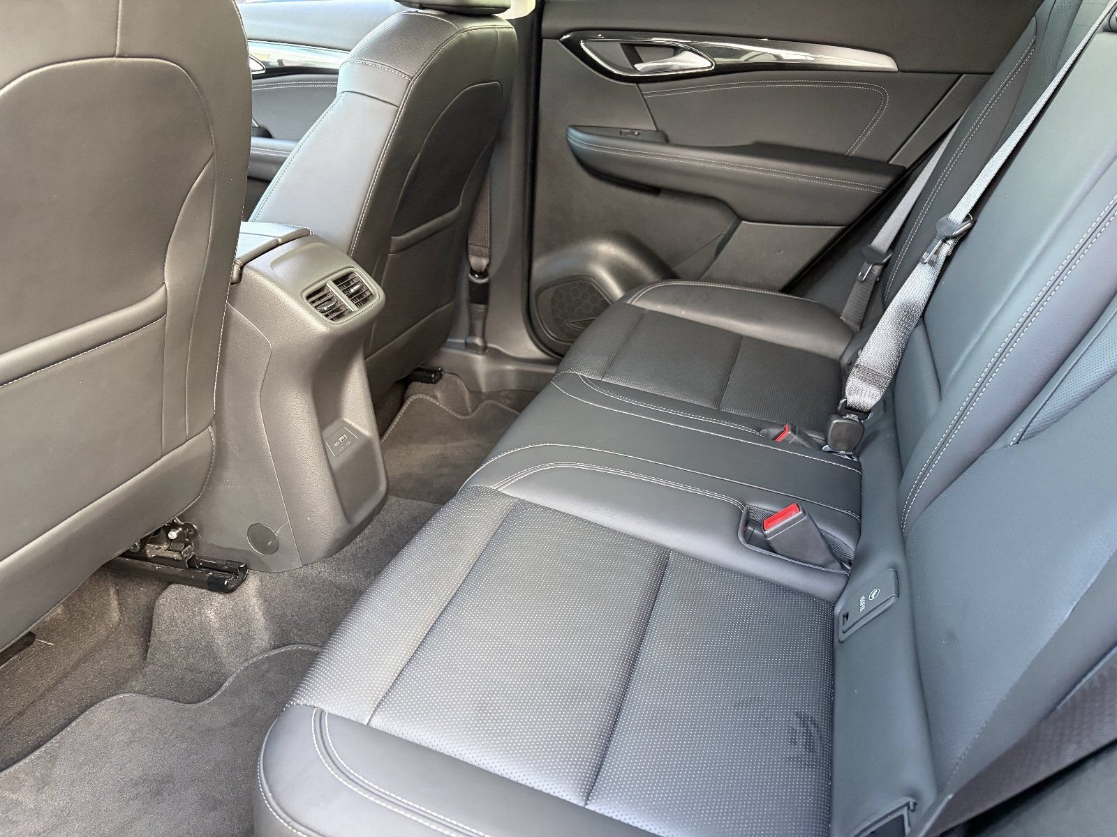 Certified 2025 Buick Envision Preferred AWD/4WD image 18