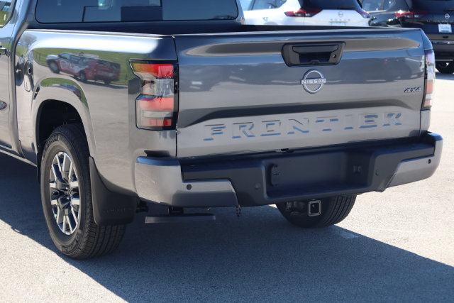 New 2027 Nissan Frontier SV w/ Tow Package AWD/4WD image 7