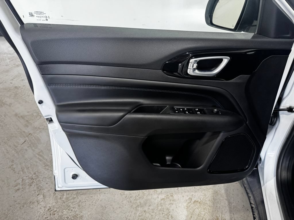New 2026 Jeep Compass Latitude AWD/4WD image 16