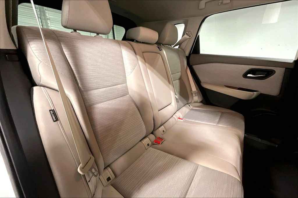 Used 2023 Nissan Rogue SV FWD image 31