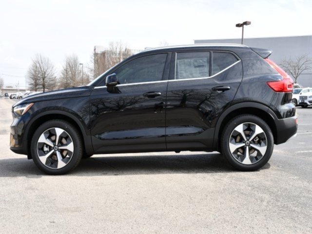 New 2025 Volvo XC40 B5 Core w/ Protection Package Premier image 4