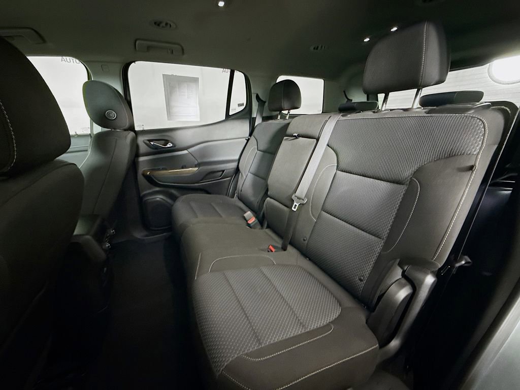 Used 2023 GMC Acadia SLE w/ Driver Convenience Package image 26