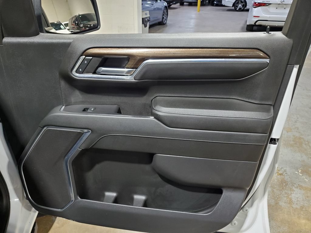 Used 2024 Chevrolet Silverado 1500 LT AWD/4WD image 16