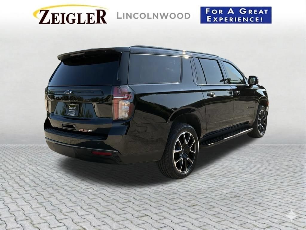Used 2023 Chevrolet Suburban RST w/ Luxury Package AWD/4WD image 8