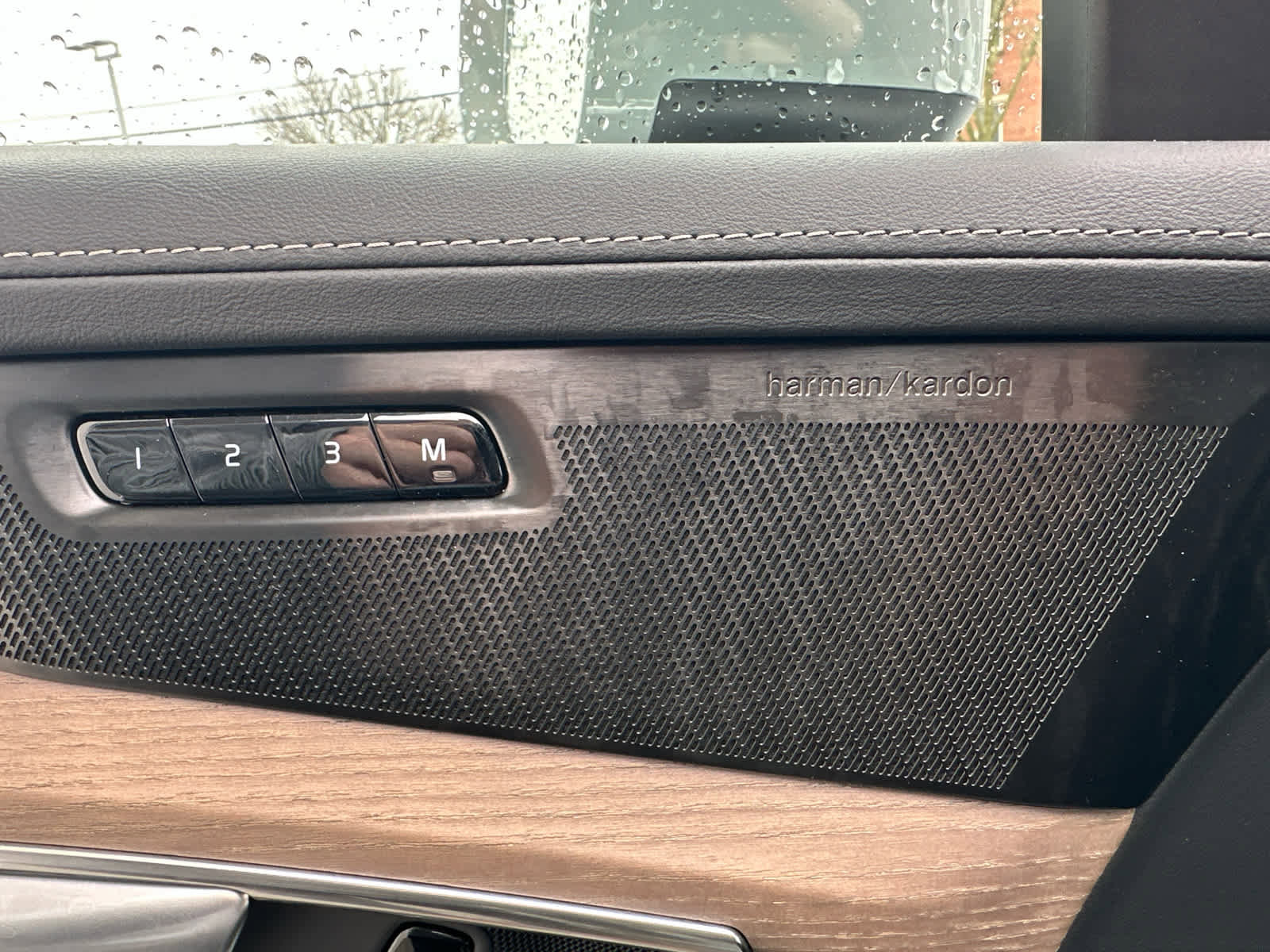 Used 2026 Volvo XC90 B6 Plus w/ Protection Package Premier image 18