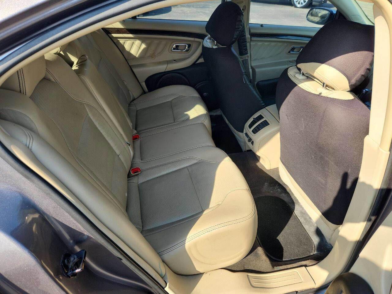 Used 2014 Ford Taurus Limited w/ Equipment Group 301A FWD image 24
