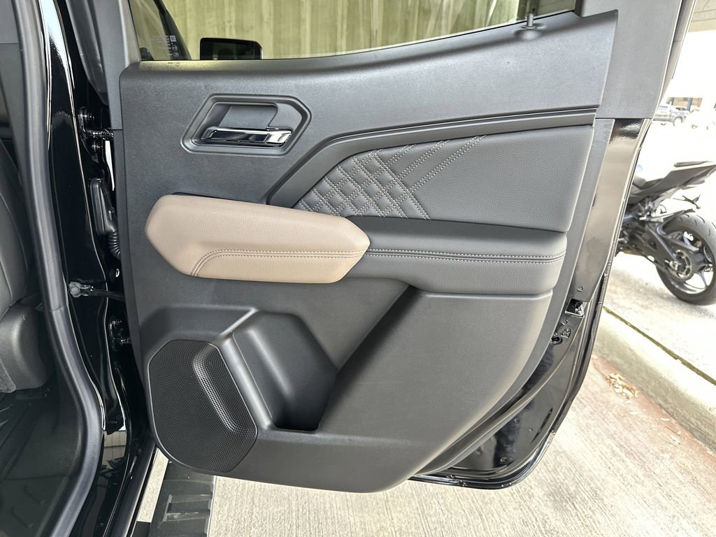 New 2026 GMC Canyon Denali w/ LPO, Denali Black Edition image 32